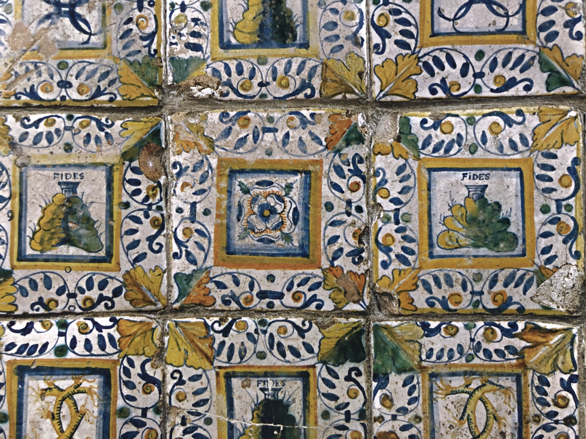 faience détail nevers